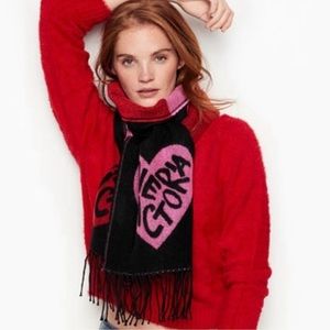 💗 Victoria’s Secret ~ Super Soft Acrylic Heart Love Winter Scarf
